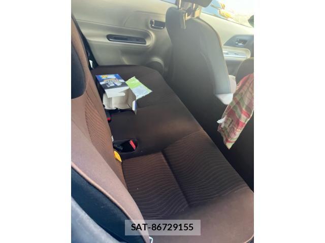 Toyota AQUA 2012-11 8228883-15