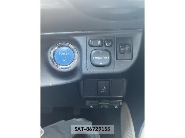 Toyota AQUA 2012-11 8228883-19