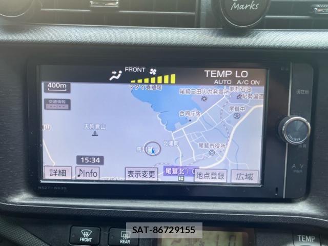Toyota AQUA 2012-11 8228883-20