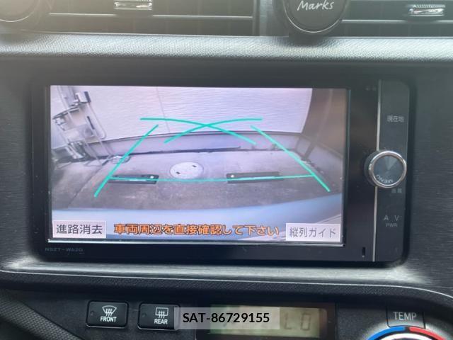 Toyota AQUA 2012-11 8228883-21
