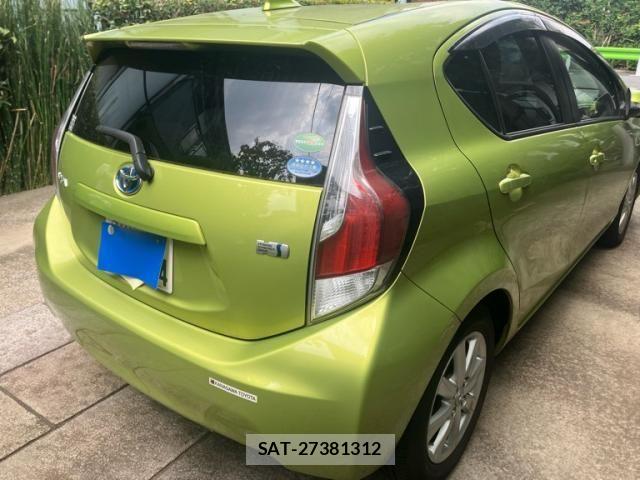 Toyota AQUA 2017-02 8228866-9