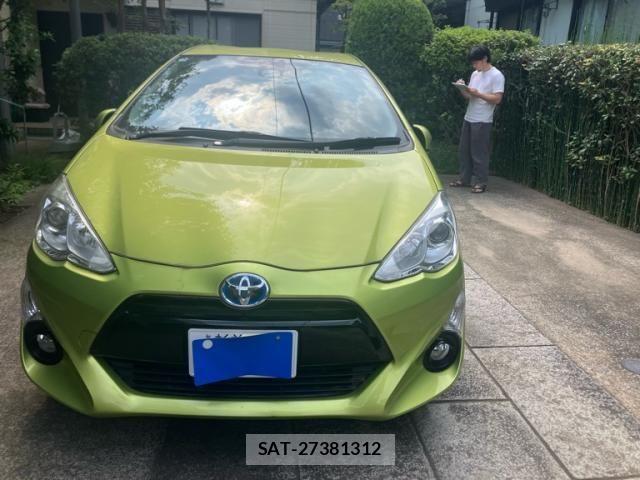 Toyota AQUA 2017-02 8228866-0
