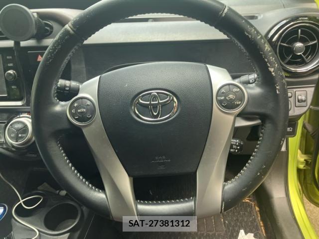 Toyota AQUA 2017-02 8228866-19