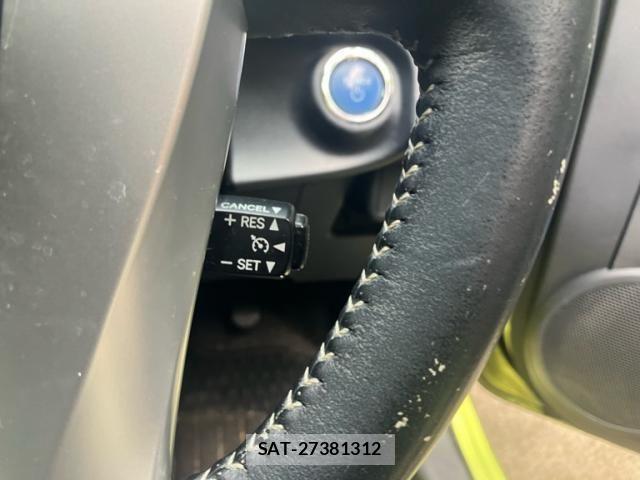 Toyota AQUA 2017-02 8228866-20