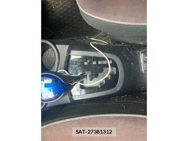 Toyota AQUA 2017-02 8228866-26