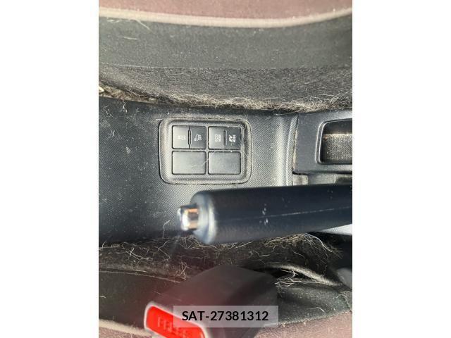 Toyota AQUA 2017-02 8228866-27