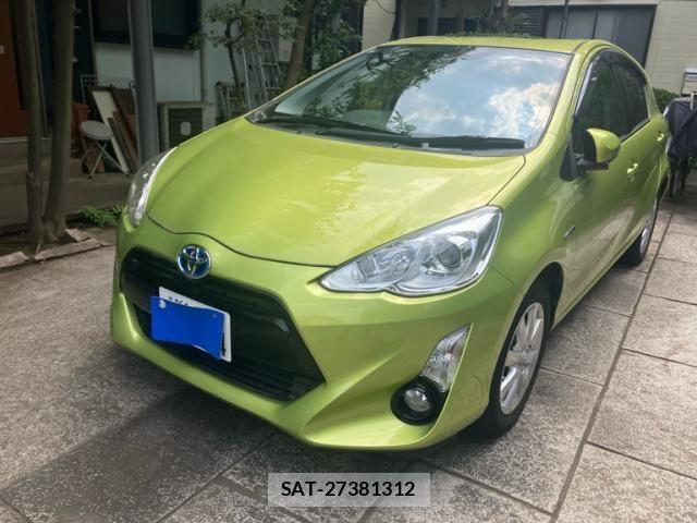 Toyota AQUA 2017-02 8228866-2