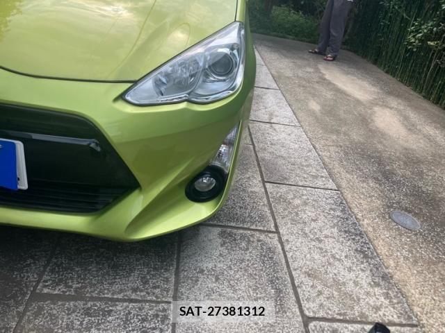 Toyota AQUA 2017-02 8228866-4