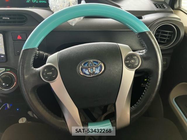 Toyota AQUA 2013-10 8244613-16