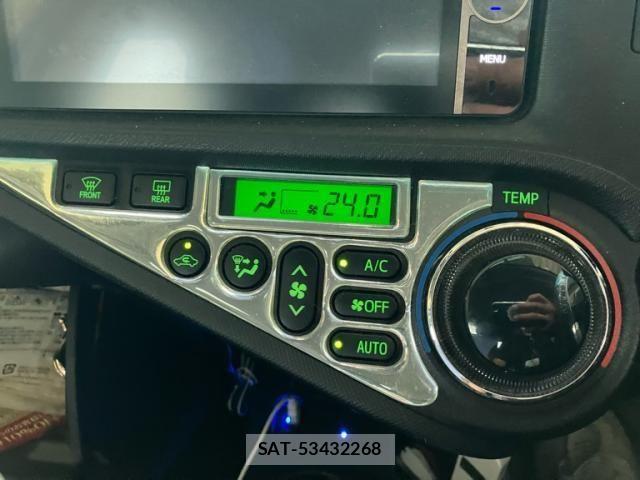 Toyota AQUA 2013-10 8244613-20