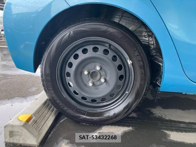 Toyota AQUA 2013-10 8244613-5