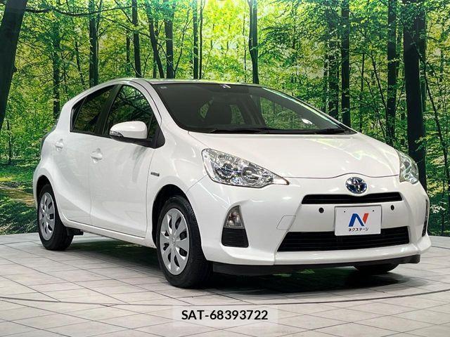 Toyota AQUA 2014-01 8244598-15