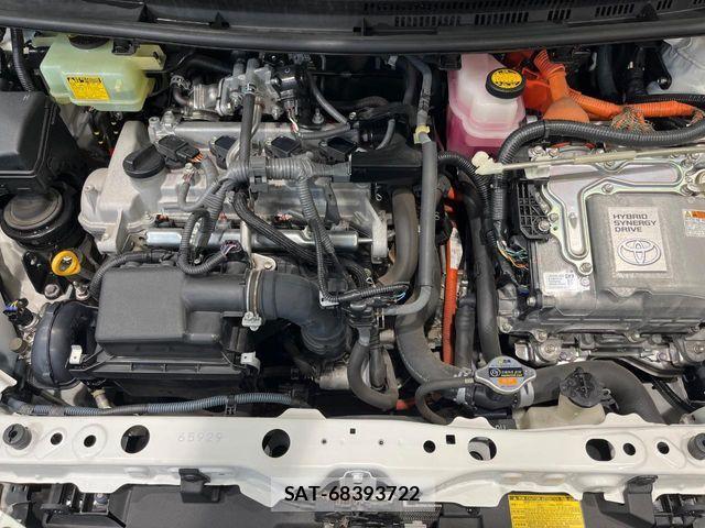 Toyota AQUA 2014-01 8244598-17