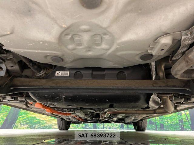 Toyota AQUA 2014-01 8244598-18
