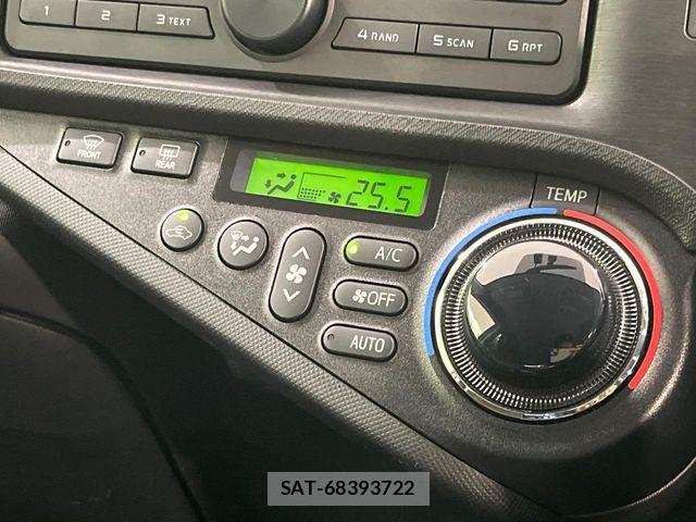 Toyota AQUA 2014-01 8244598-3