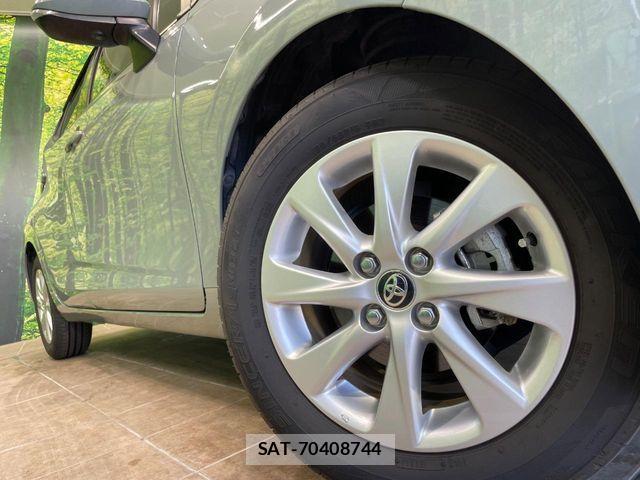 Toyota AQUA 2022-01 8244585-12