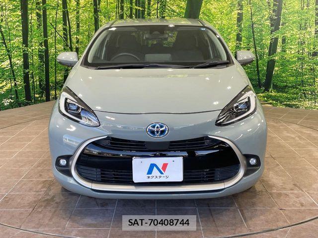 Toyota AQUA 2022-01 8244585-13