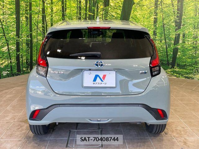 Toyota AQUA 2022-01 8244585-14