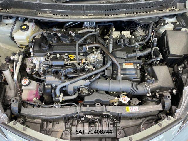 Toyota AQUA 2022-01 8244585-17