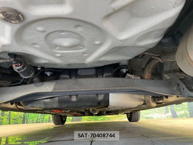 Toyota AQUA 2022-01 8244585-18