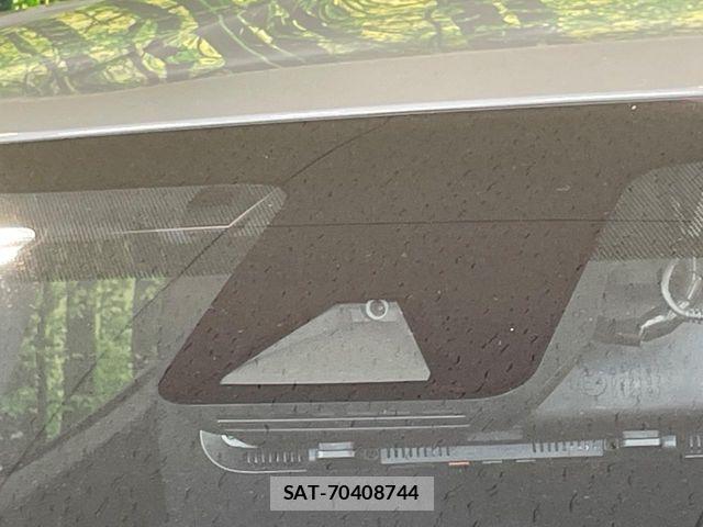 Toyota AQUA 2022-01 8244585-4
