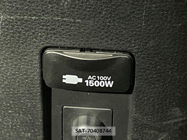 Toyota AQUA 2022-01 8244585-6