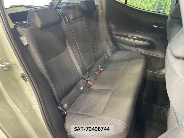 Toyota AQUA 2022-01 8244585-8