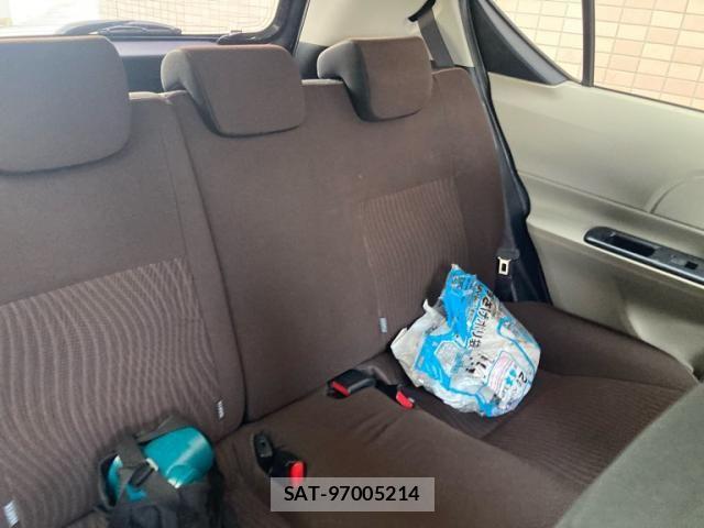 Toyota AQUA 2013-10 8244610-10
