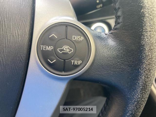Toyota AQUA 2013-10 8244610-13