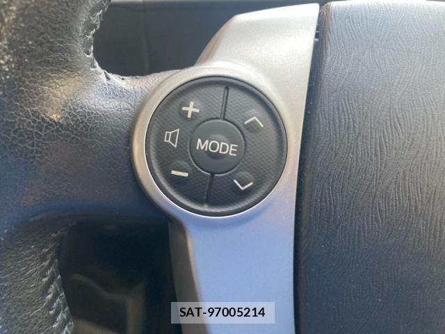 Toyota AQUA 2013-10 8244610-14