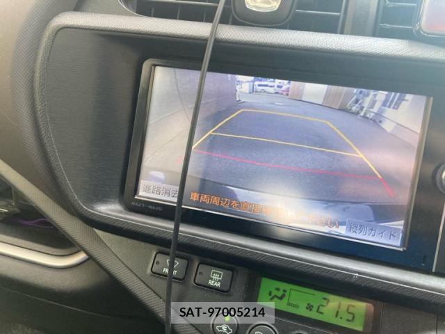 Toyota AQUA 2013-10 8244610-18