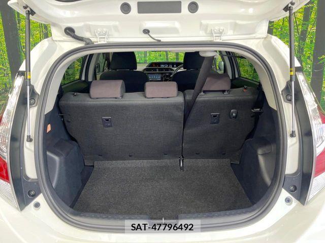 Toyota AQUA 2016-03 8244590-9