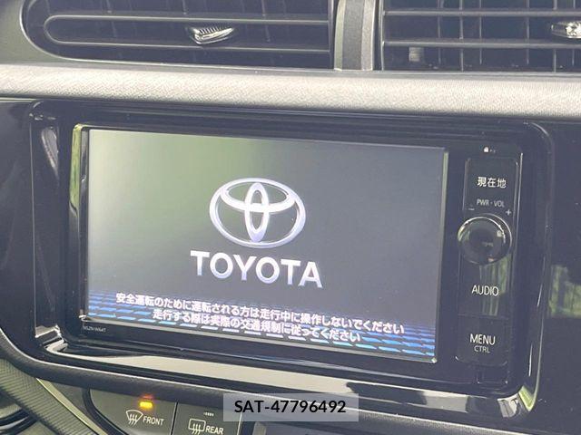 Toyota AQUA 2016-03 8244590-2