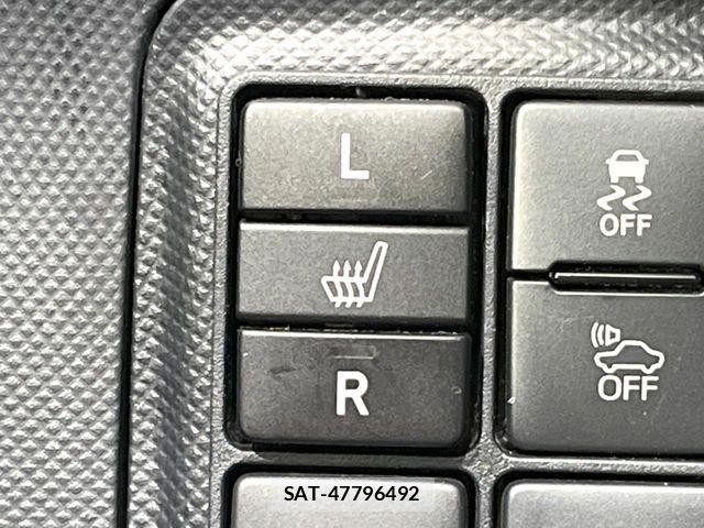 Toyota AQUA 2016-03 8244590-4