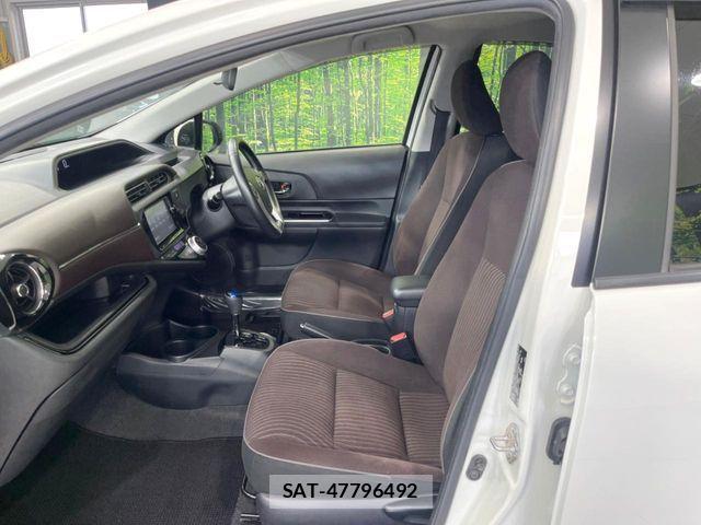 Toyota AQUA 2016-03 8244590-7