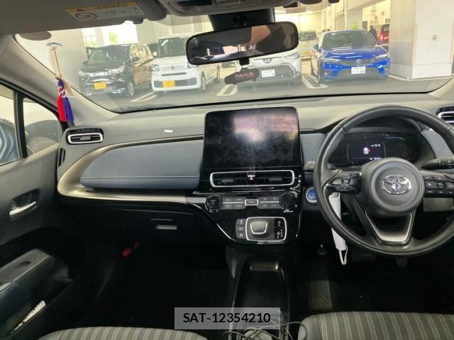 Toyota AQUA 2022-09 8244592-12
