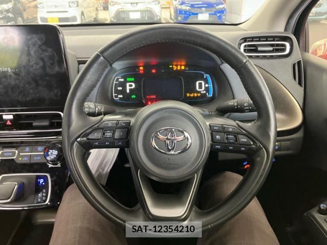 Toyota AQUA 2022-09 8244592-14