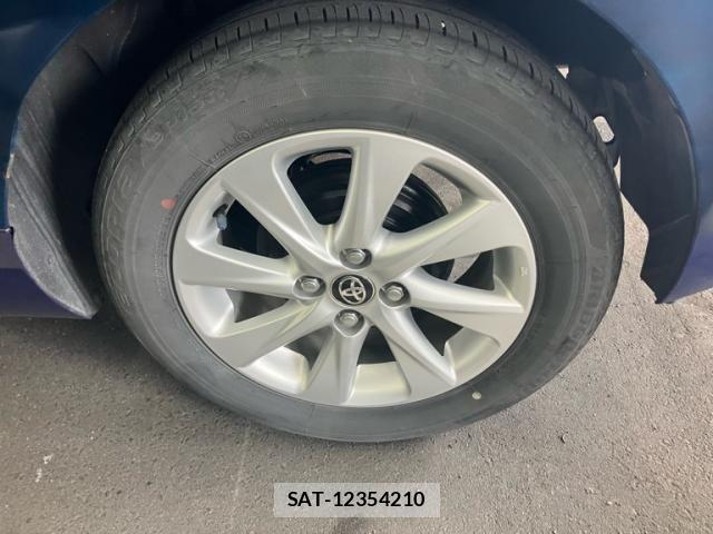 Toyota AQUA 2022-09 8244592-7