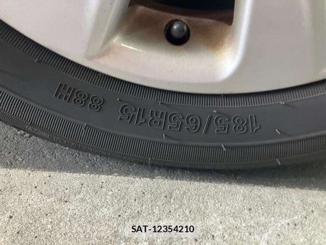 Toyota AQUA 2022-09 8244592-8