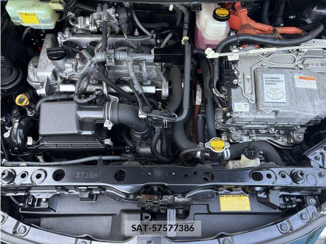 Toyota AQUA 2015-07 8244607-9
