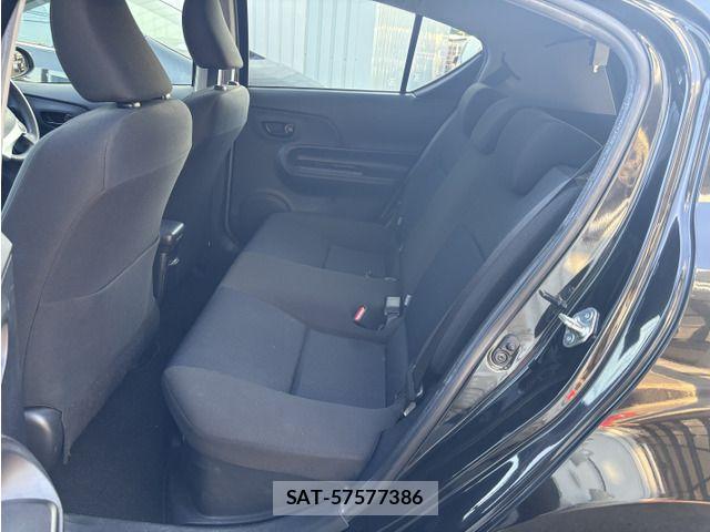 Toyota AQUA 2015-07 8244607-4