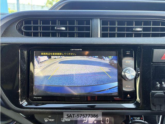Toyota AQUA 2015-07 8244607-7