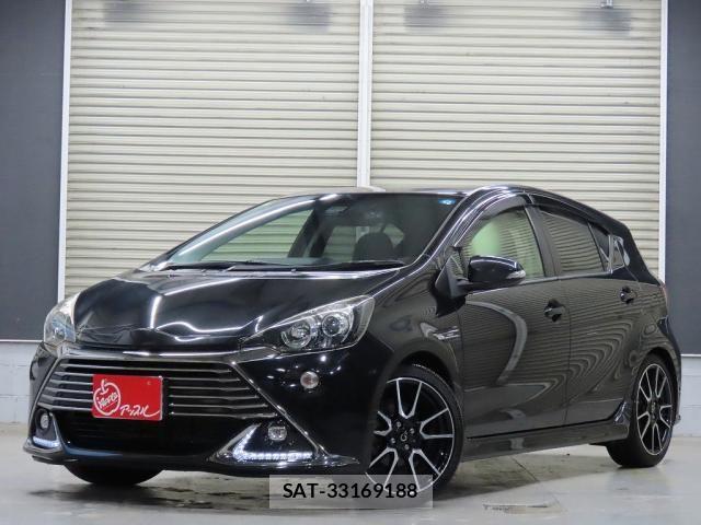 Toyota AQUA 2017-05 8244600-0
