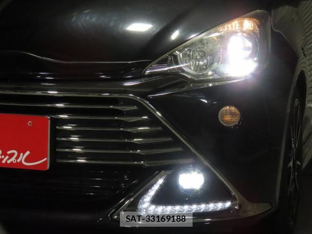 Toyota AQUA 2017-05 8244600-12