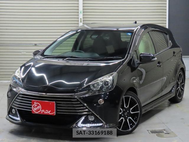 Toyota AQUA 2017-05 8244600-1