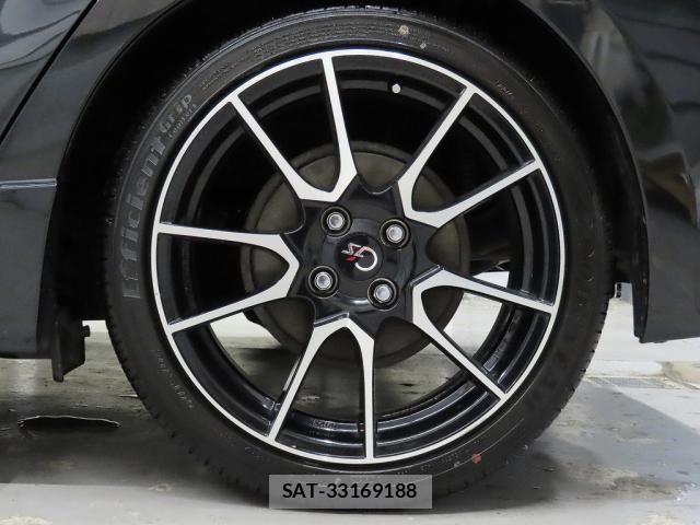 Toyota AQUA 2017-05 8244600-19