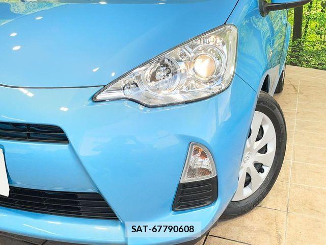 Toyota AQUA 2013-04 8244599-9