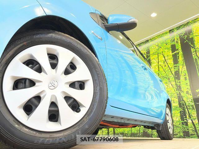 Toyota AQUA 2013-04 8244599-10