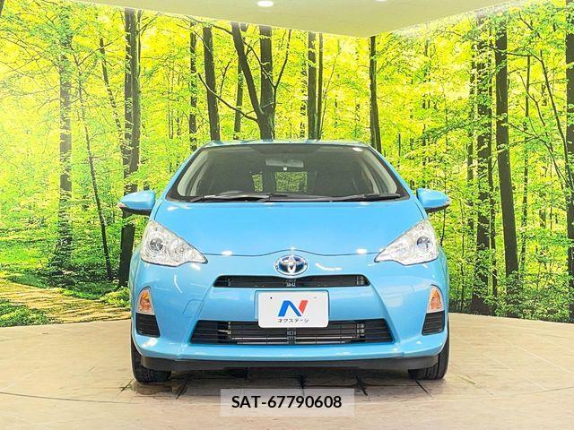 Toyota AQUA 2013-04 8244599-11