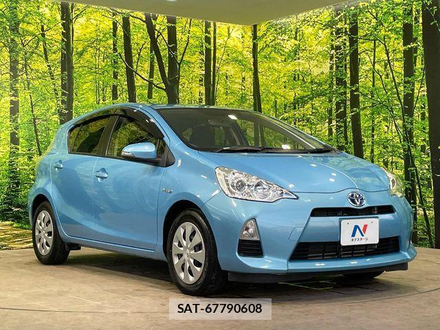 Toyota AQUA 2013-04 8244599-13
